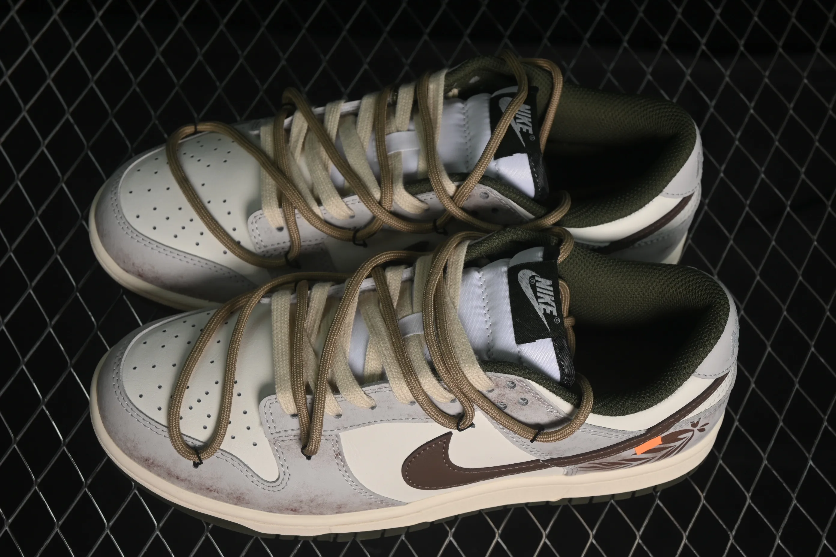 All categories Nk SB Dunk Series Nk SB Dunk Low High-end customized low-top sneakers Nike SB Dunk Low straps Anniversary high-end customized low-top casual sneakers HF5441-102